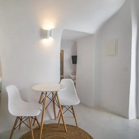 Ξενοδοχείο με διαμερίσματα Anila 4*