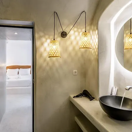 Anila Fira (Santorini)