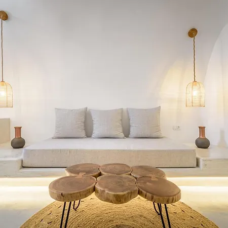 Anila Fira (Santorini)