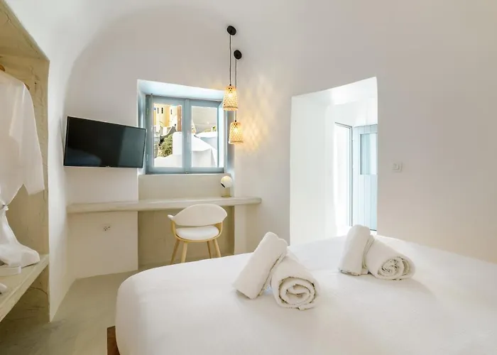 Anila 4* Fira (Santorini)