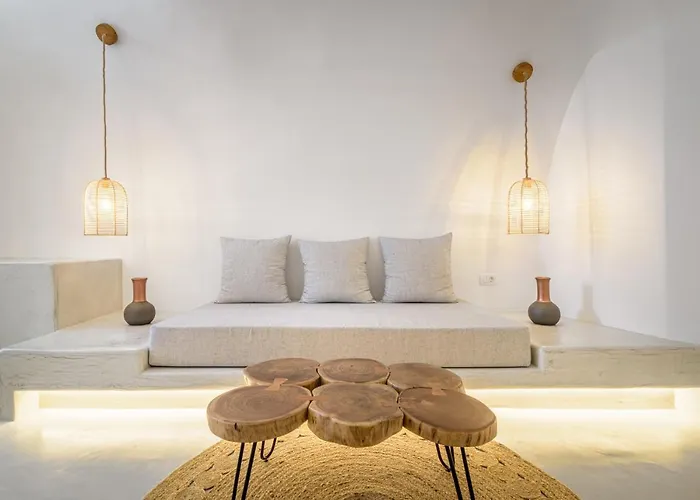 Anila Fira (Santorini)