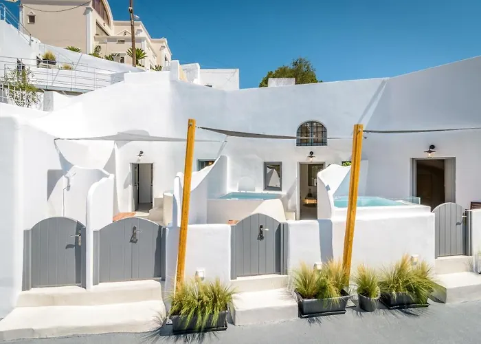 Anila Fira (Santorini)