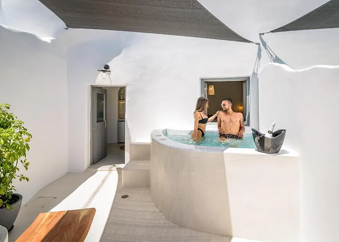 Anila 4* Fira (Santorini)