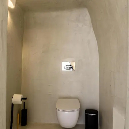 Anila Aparthotel Fira (Santorini)